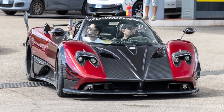 Rare Pagani Zonda 760 Roars: V12 Symphony on Wheels