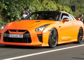 Supercar Showcase: Exotics and Tuned Beasts Hit the Streets