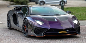 Deafening Aventador: Valvetronic F1 Exhaust Roars to Life