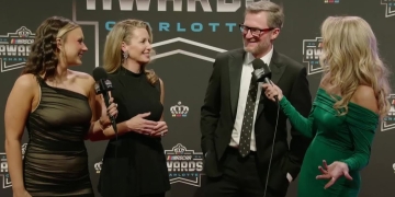 Dale Jr. celebrates dirt racing roots at Florence Speedway