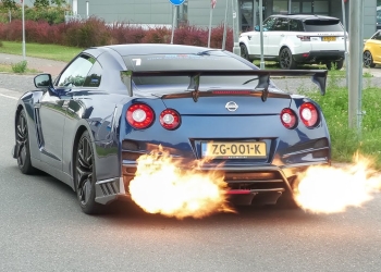 Modified R35 GT-R Spits Fire, Flutters & Screams Down The Road