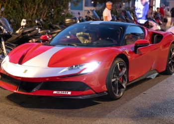 Custom SF90 Stradale: Wild Exhaust Sound & Full-throttle Action