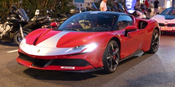 Custom SF90 Stradale: Wild Exhaust Sound & Full-throttle Action