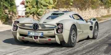 Pagani Utopia Roars to Life: Raw Power in Motion