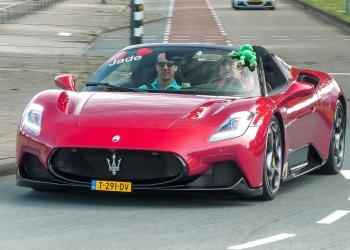 Hypercars Unleashed: Raw Speed & Pure Power